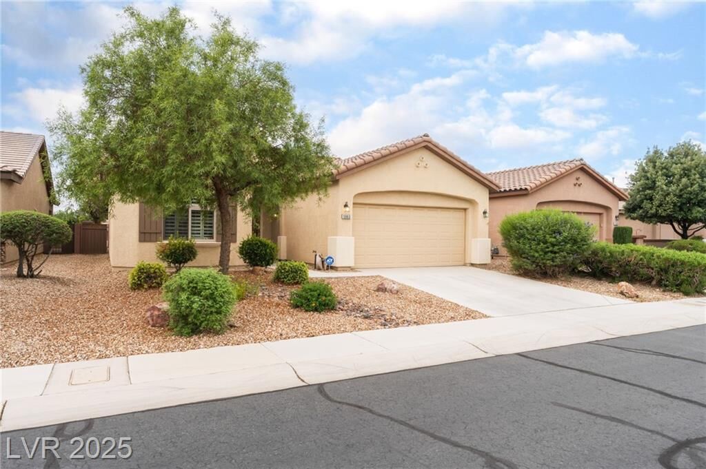 Property Photo: 5963 Crossfield Avenue NV 89122
