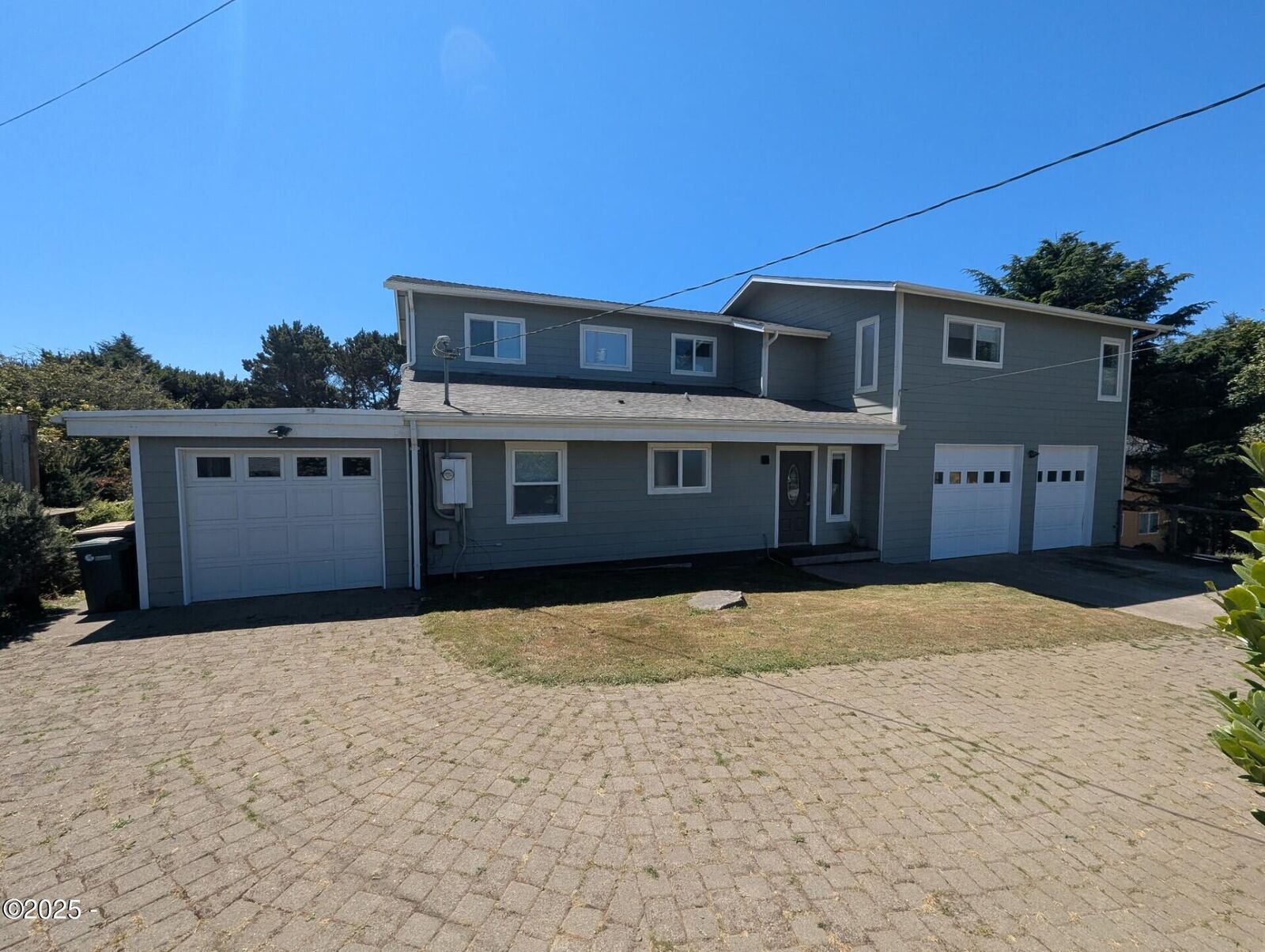 Property Photo: 120 NE 56th Street OR 97365