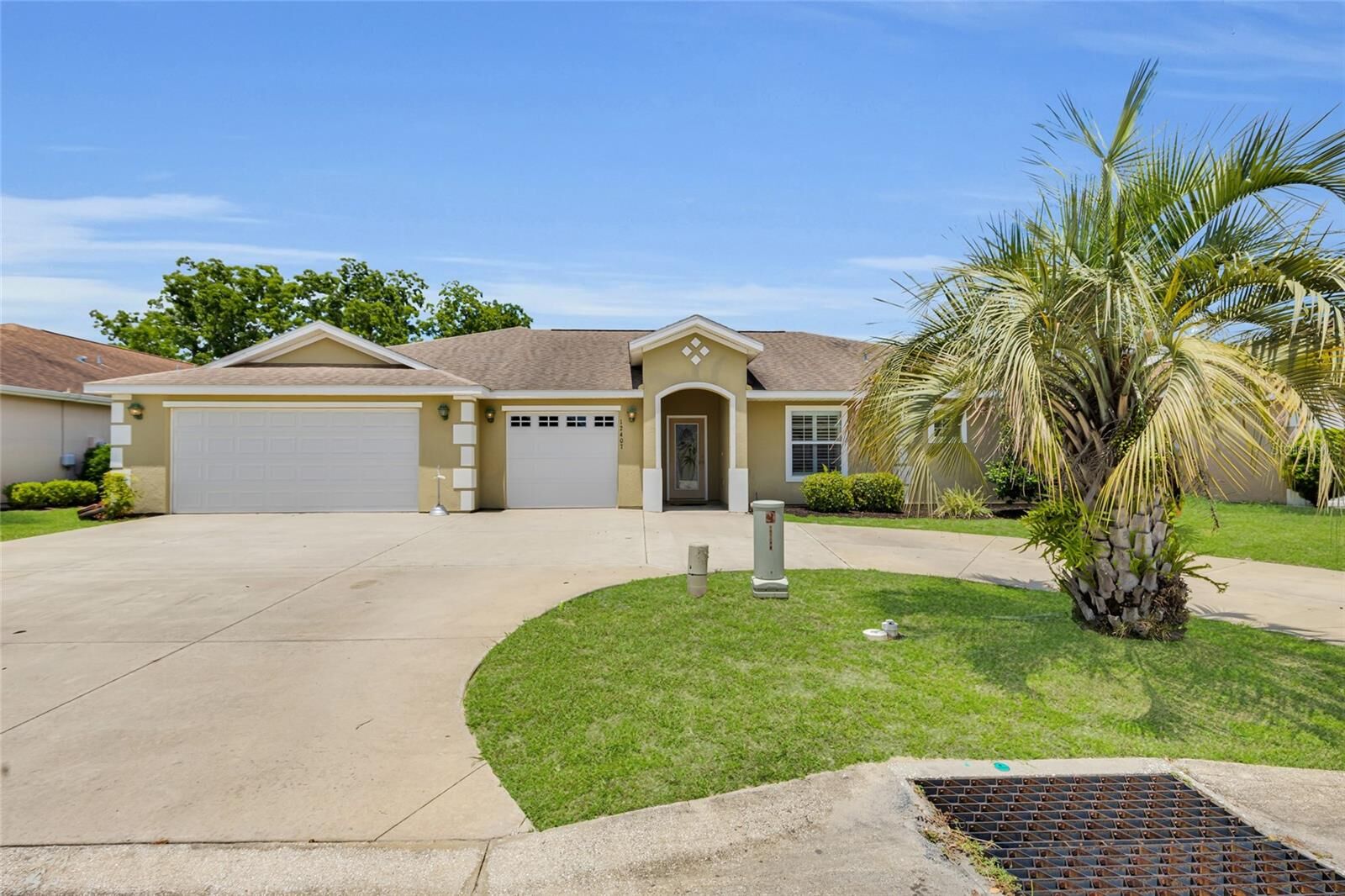 Property Photo: 12407 NE 48th Loop FL 34484