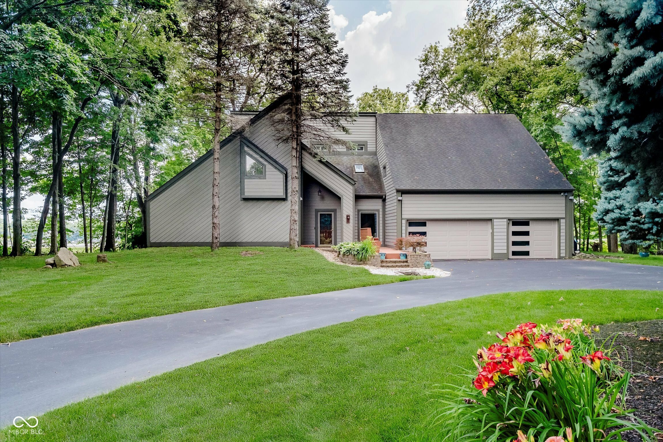 Property Photo:  18 Point Lane  IN 46030 