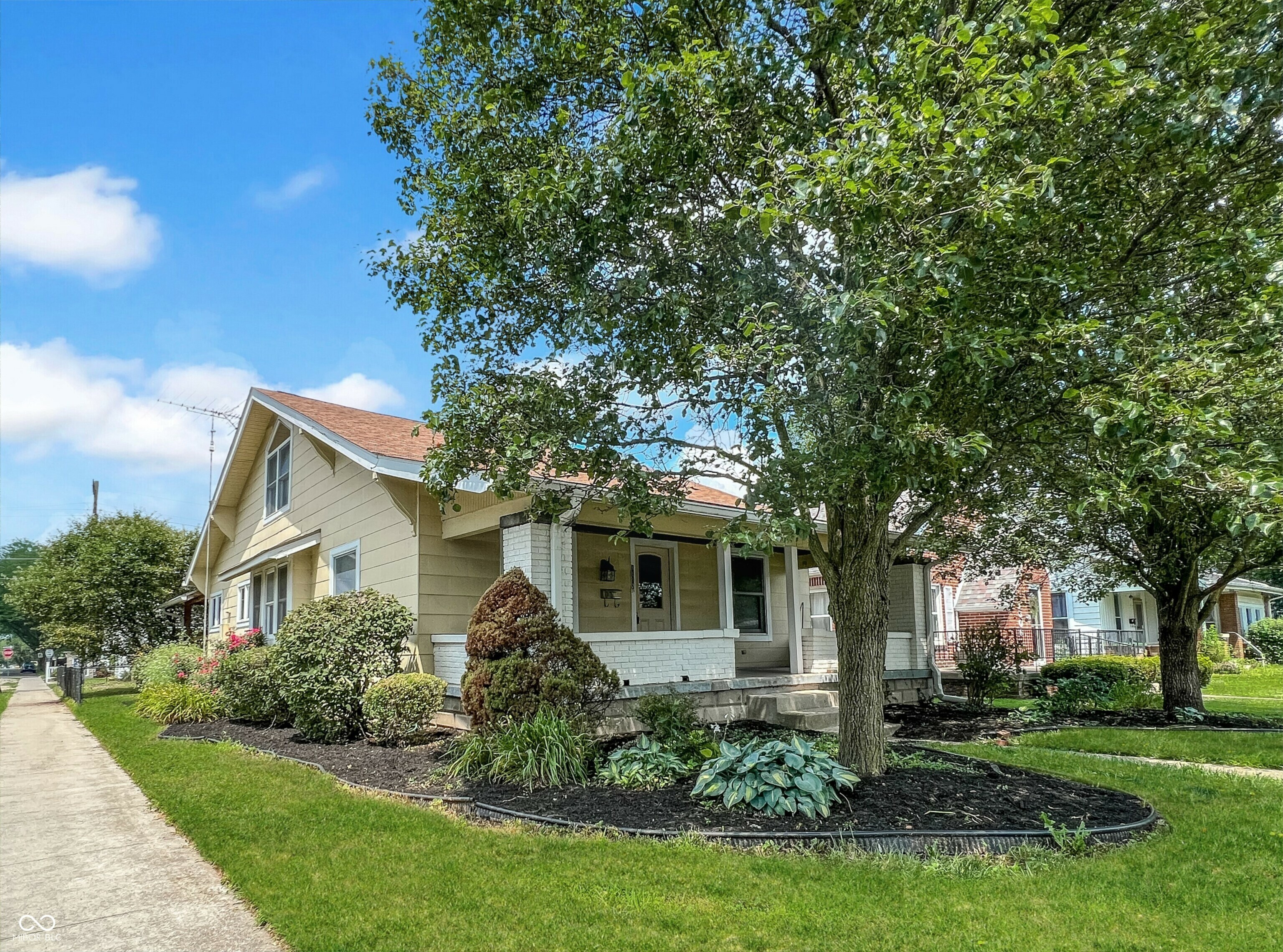 Property Photo: 1602 California Street IN 47201