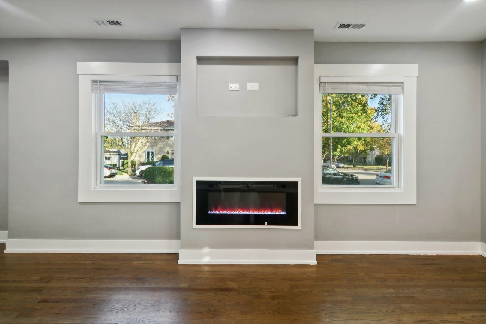 Property Photo: 6734 N Hamlin Avenue IL 60712