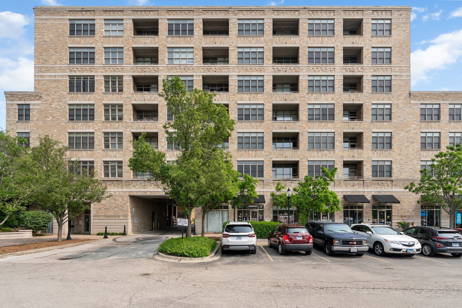 Property Photo:  10 S Dunton Avenue 311  IL 60005 