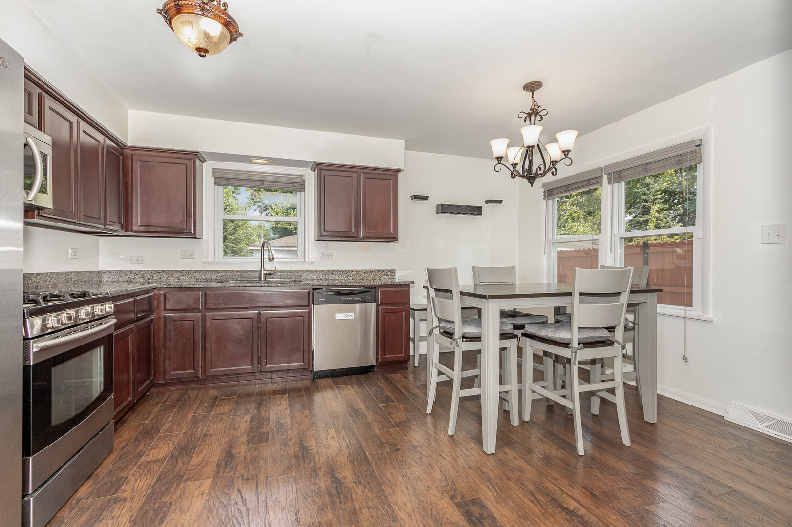 Property Photo: 14915 Knox Avenue IL 60445