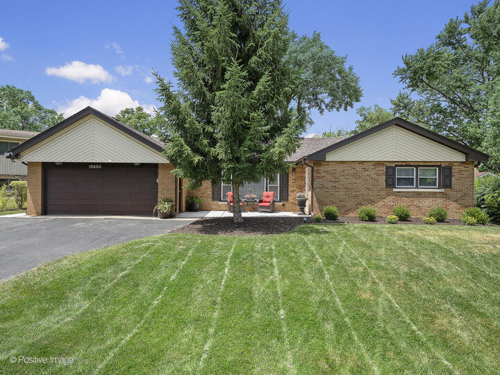 15950 Long Avenue  Oak Forest IL 60452 photo