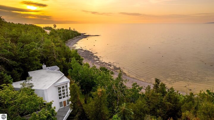 7857 Nine Mile Point Drive  Charlevoix MI 49720 photo