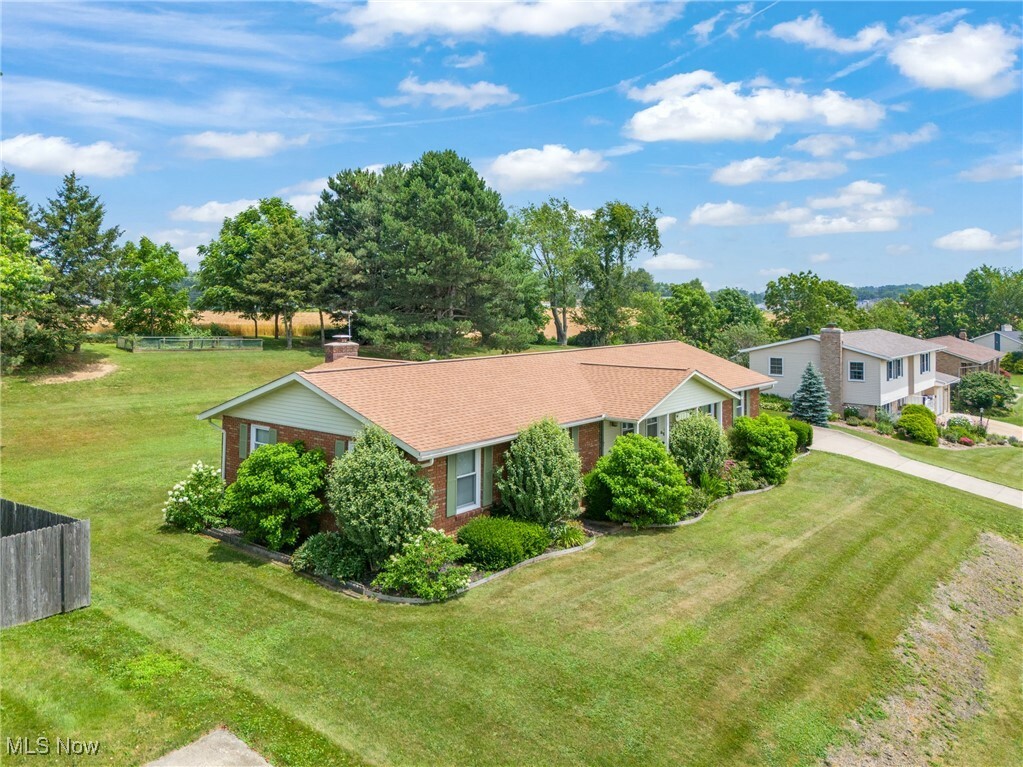 Property Photo:  1133 Scenicrest Street NW  OH 44685 
