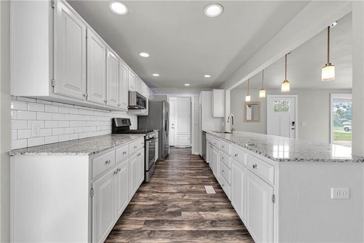 Property Photo: 1603 W Poplar Street AR 72758