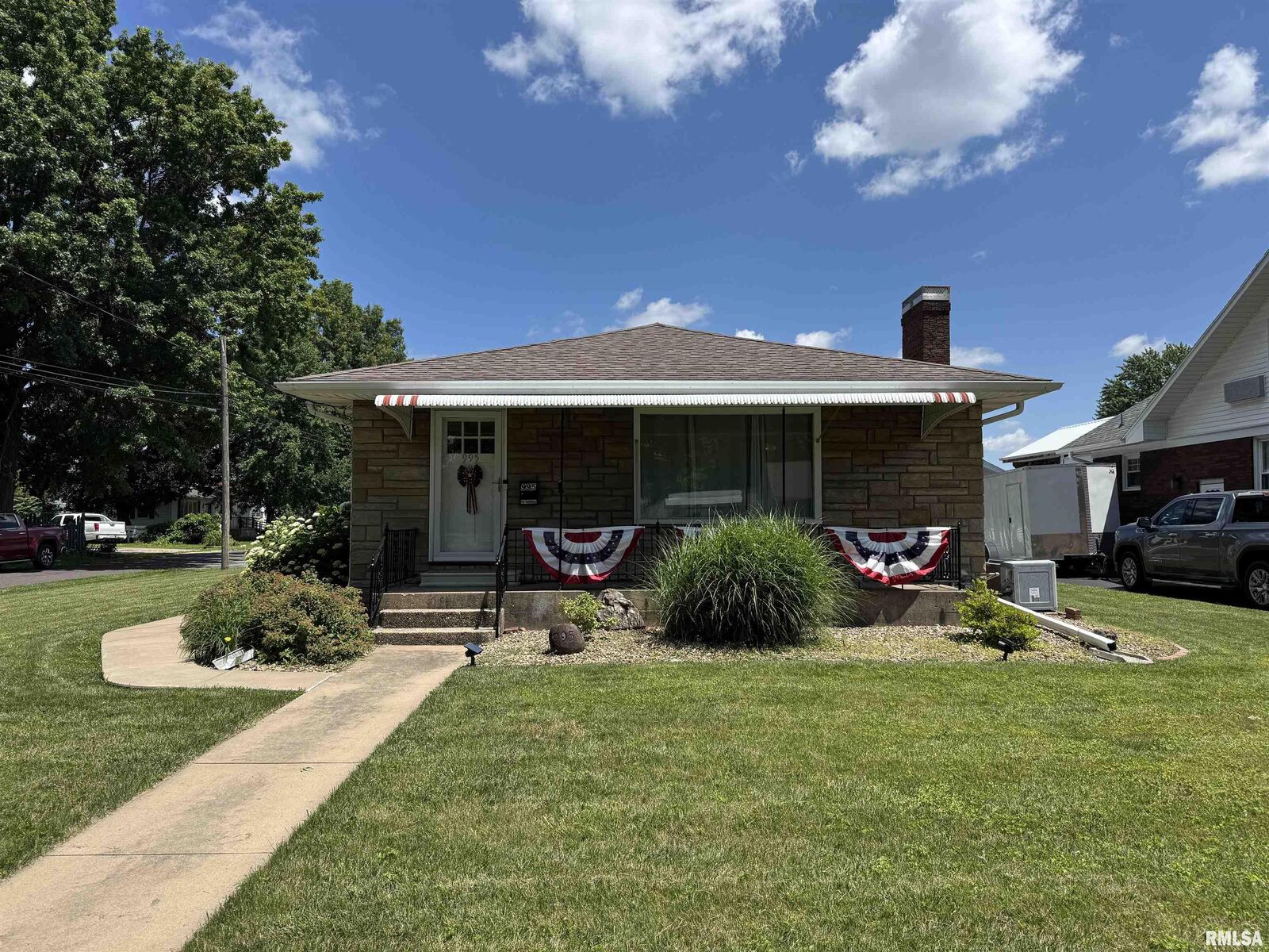 Property Photo:  995 Brown Avenue  IL 61401 
