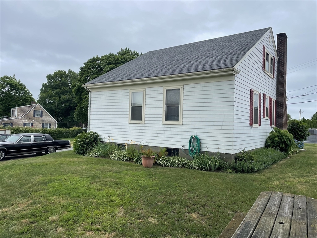 Property Photo:  14 Forest Ave  RI 02842 