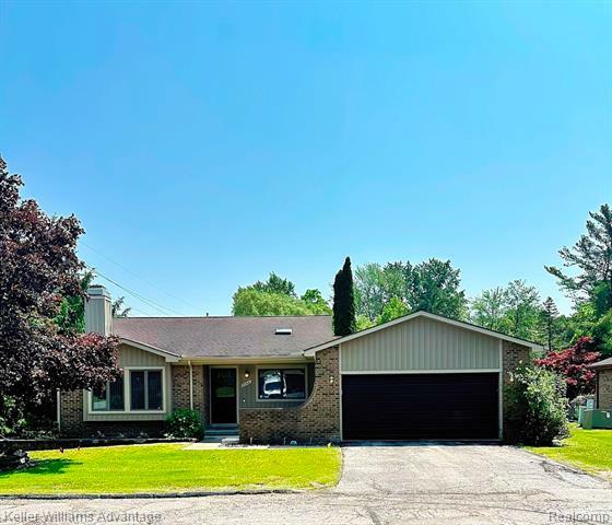 Property Photo: 31441 Orchard Brook Court MI 48336