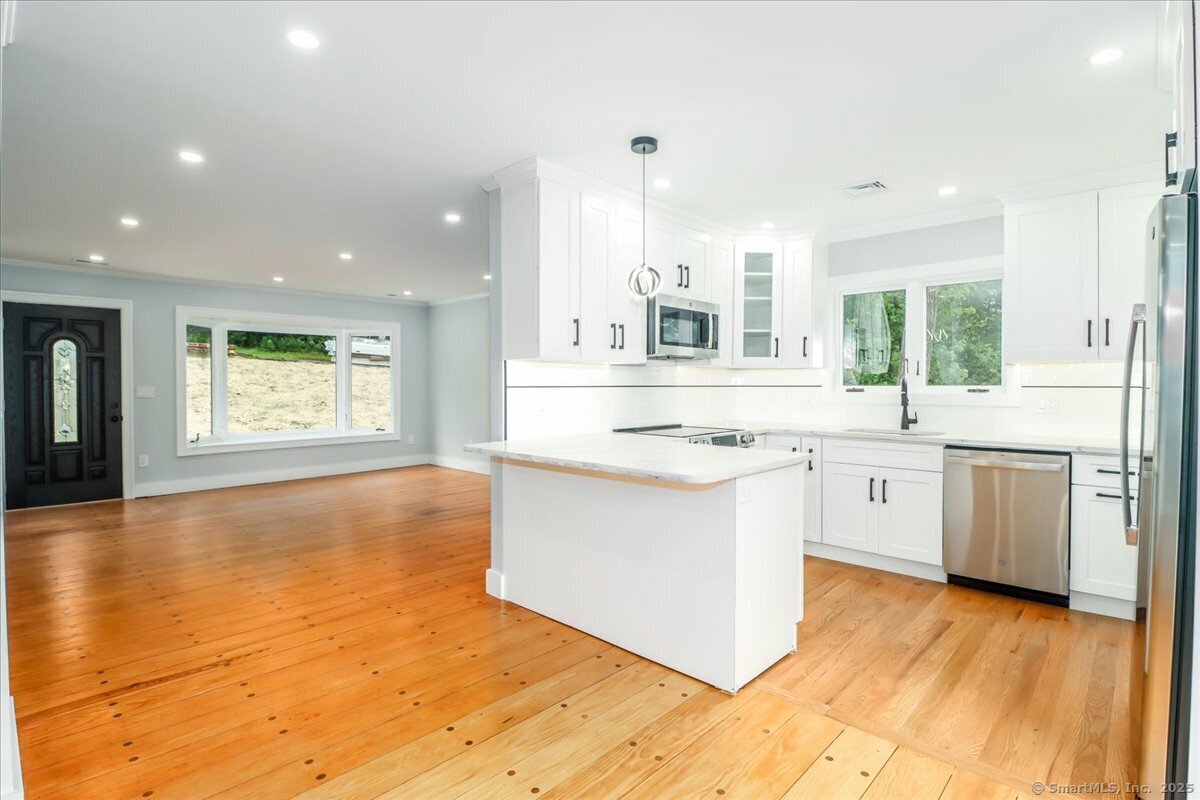 Property Photo:  12 Deer Run Road  CT 06804 