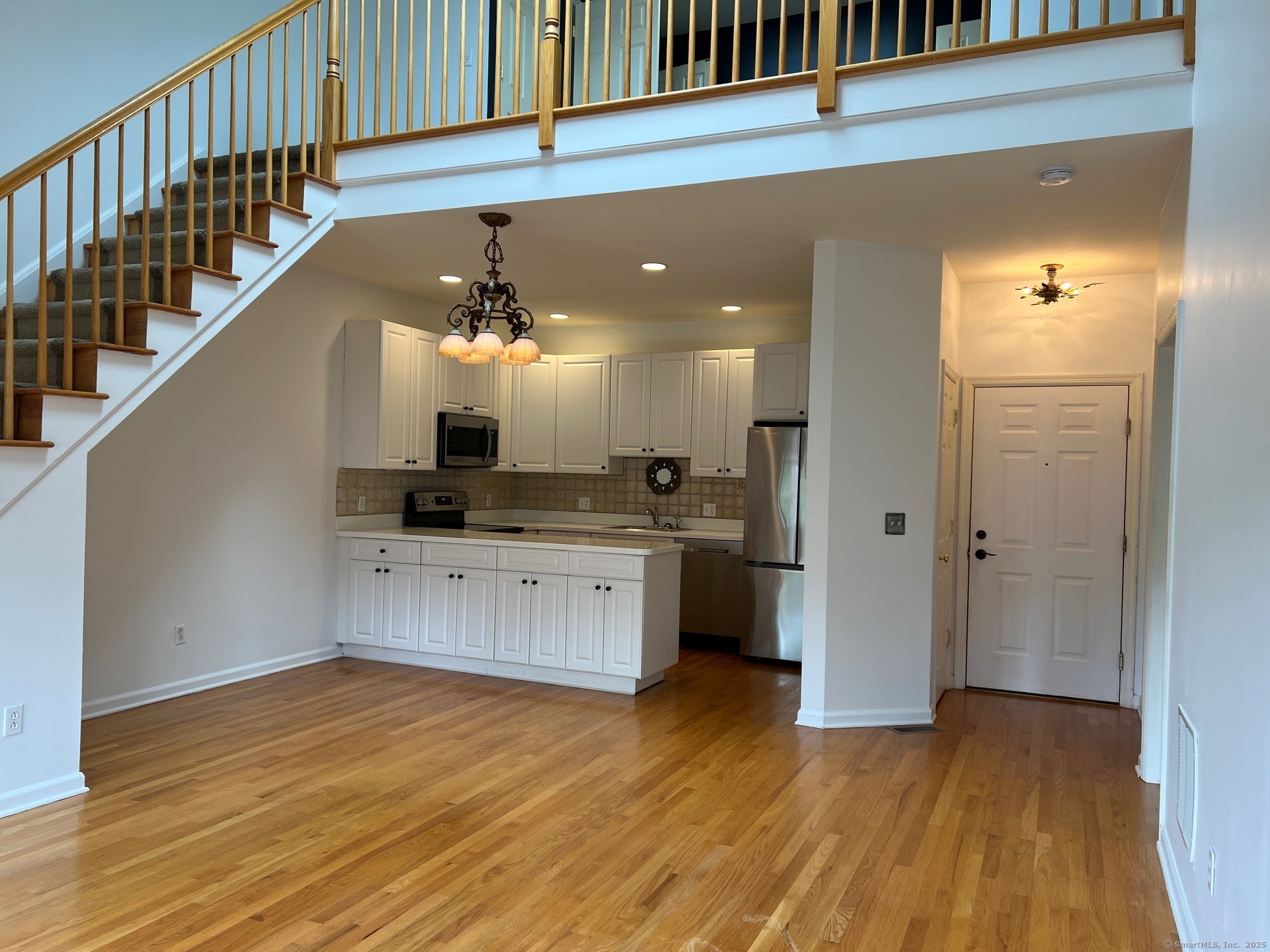 Property Photo:  2435 Bedford Street 21-Bb  CT 06905 