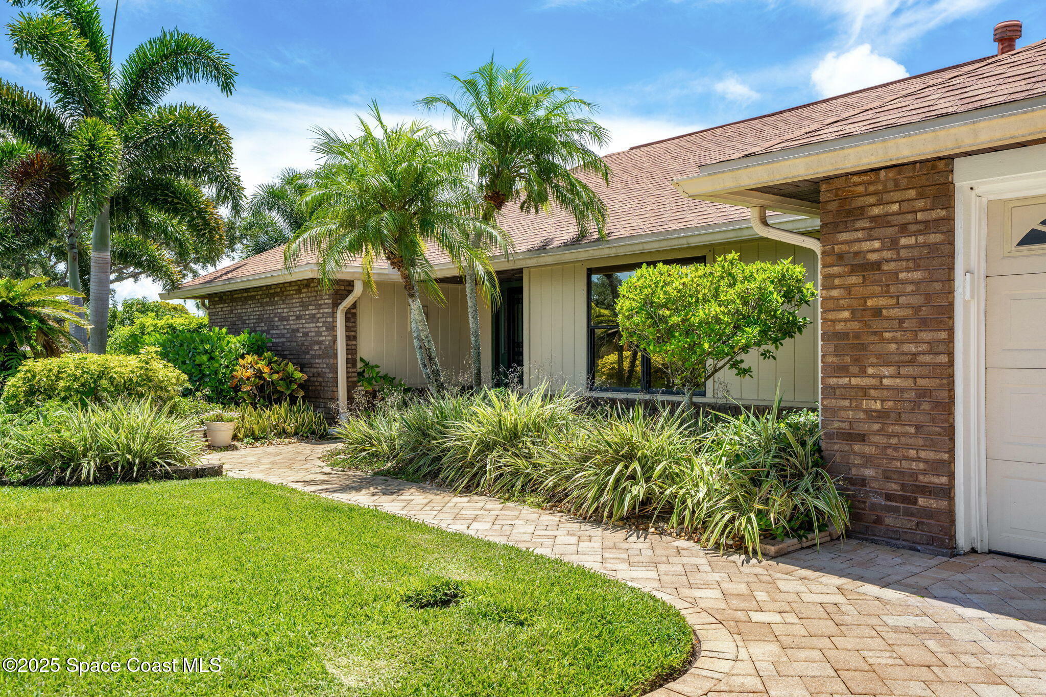 Property Photo: 1301 Amelia Place FL 32940