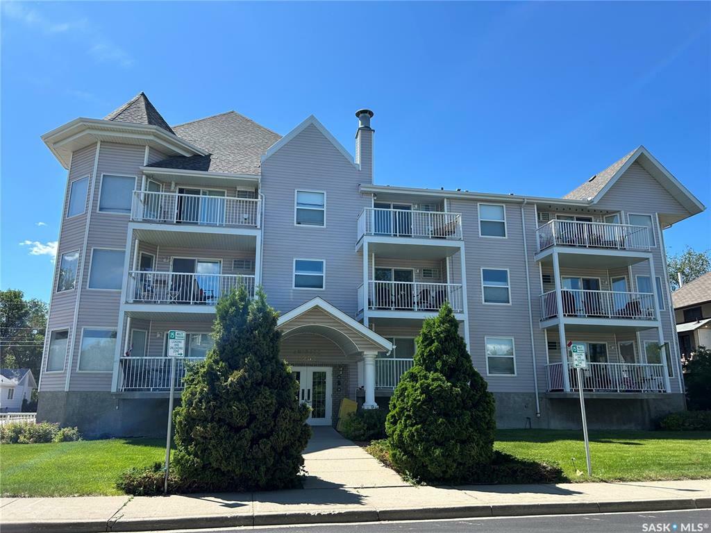 Property Photo: 1202 1st Avenue N 204 SK S6H 3N6