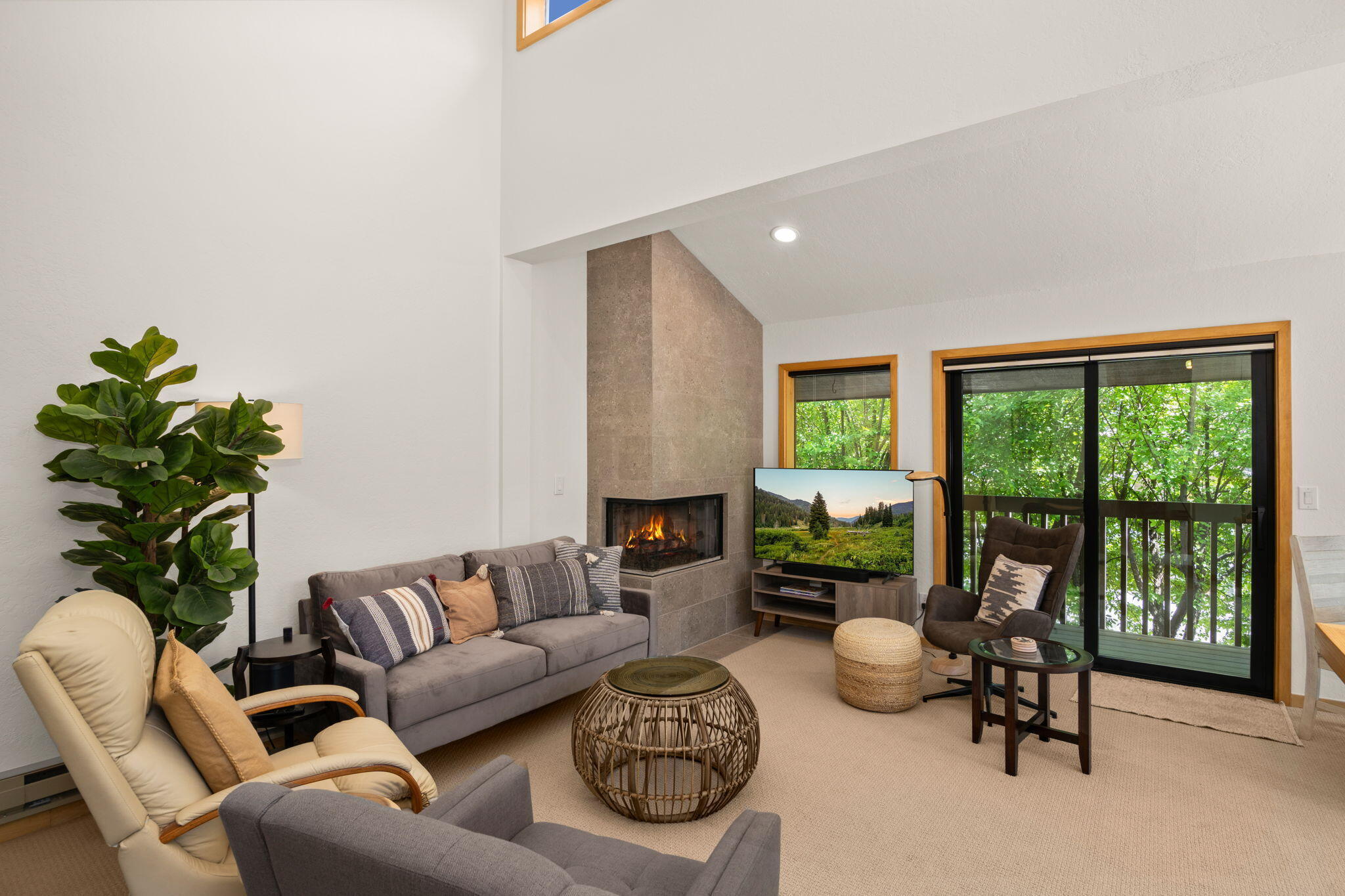Property Photo: 291 S 2nd Ave D ID 83340