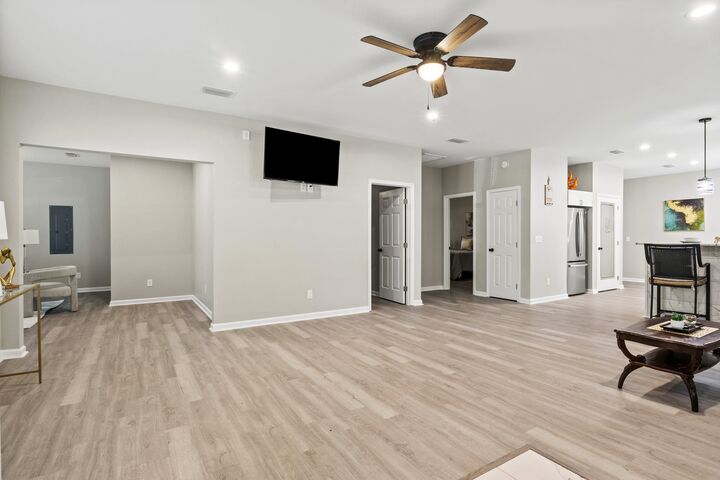 Property Photo:  208 N Lowe Street  FL 32351 