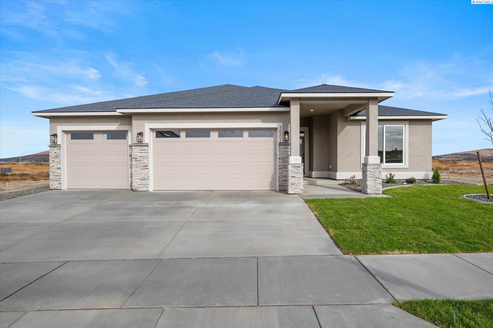 Property Photo:  3760 Scout St  WA 99352 