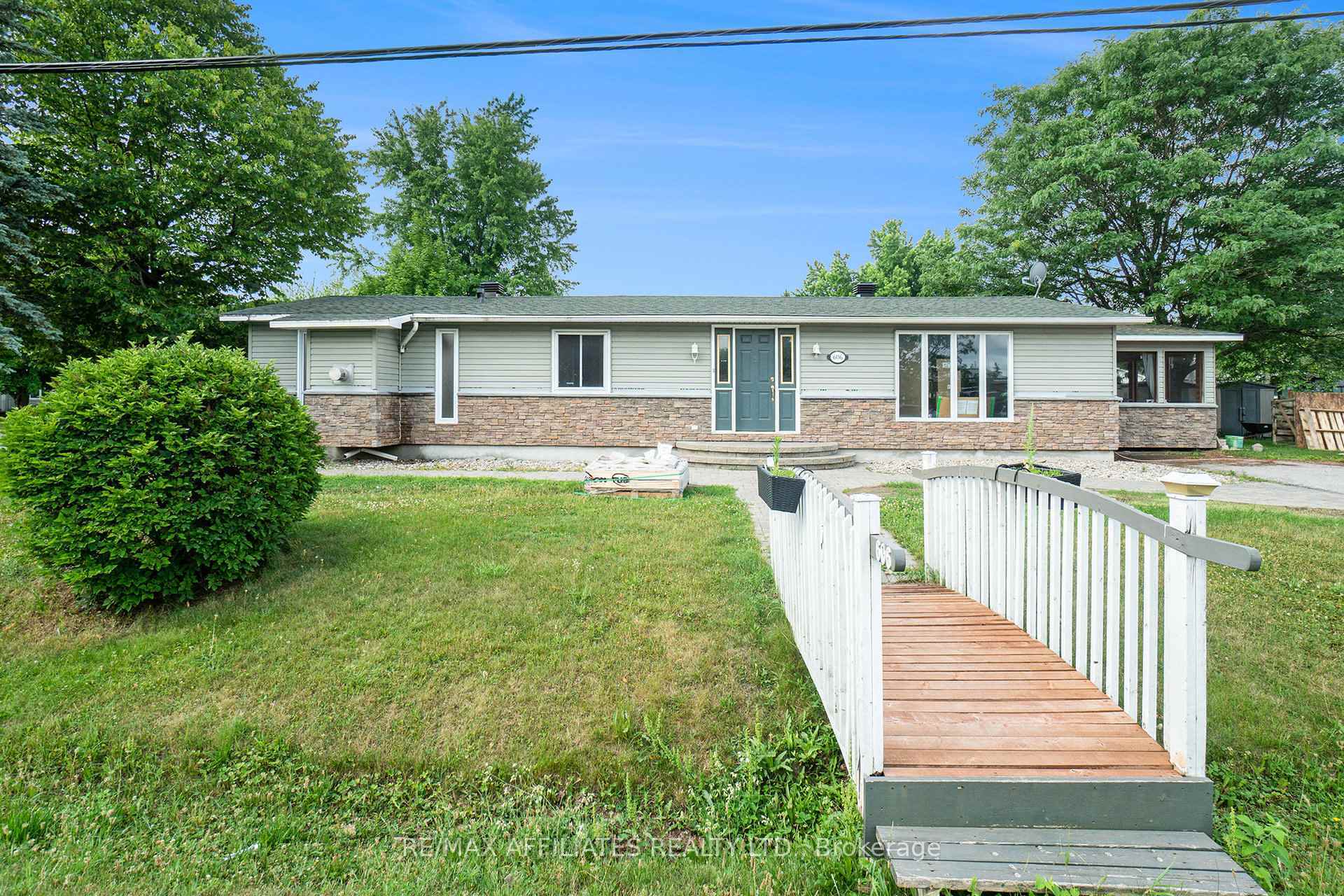 Property Photo: 606 Lydia Street N ON K0G 1J0