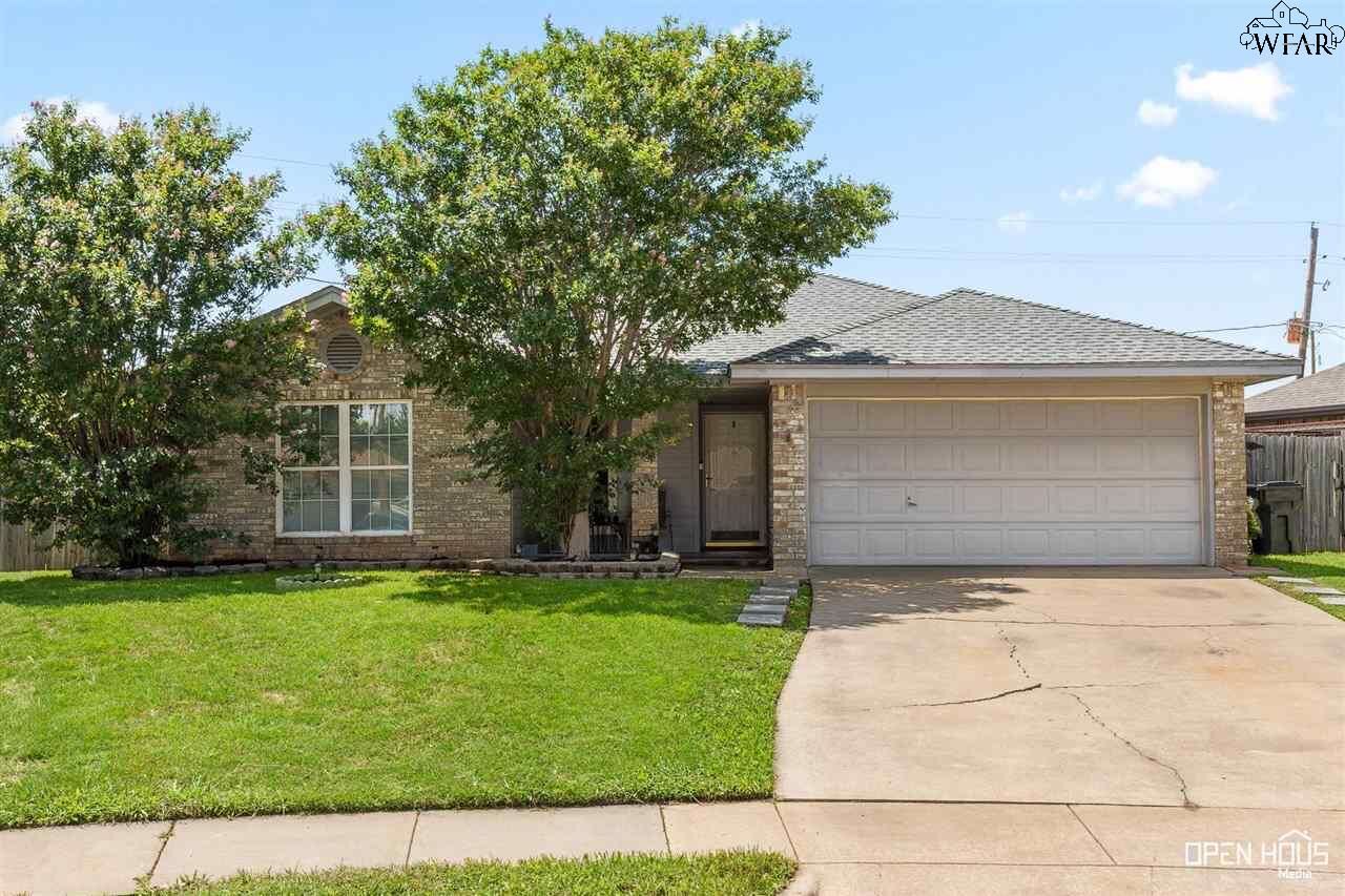 Property Photo:  9 White Rock Court  TX 76310 