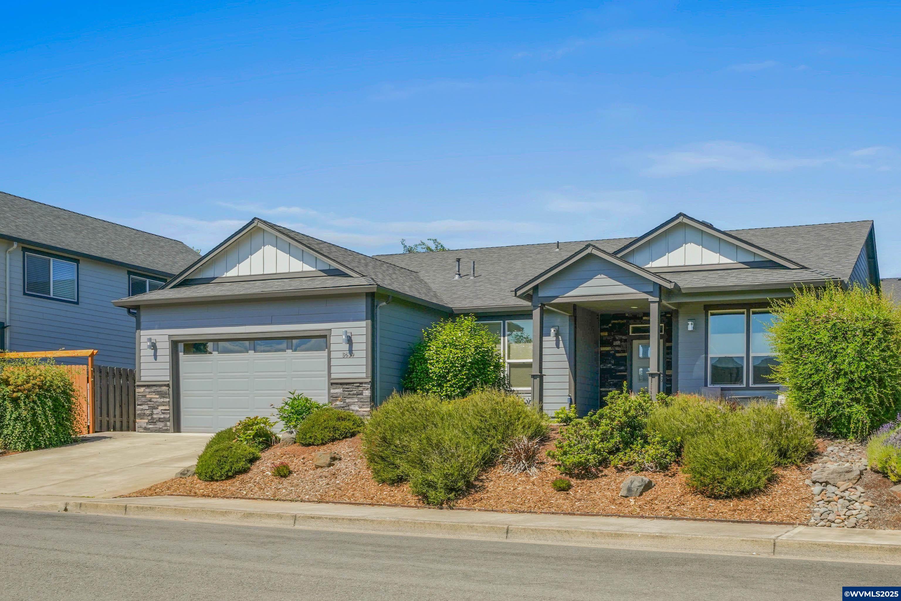 Property Photo: 5639 Cinnamon Teal St SE OR 97306