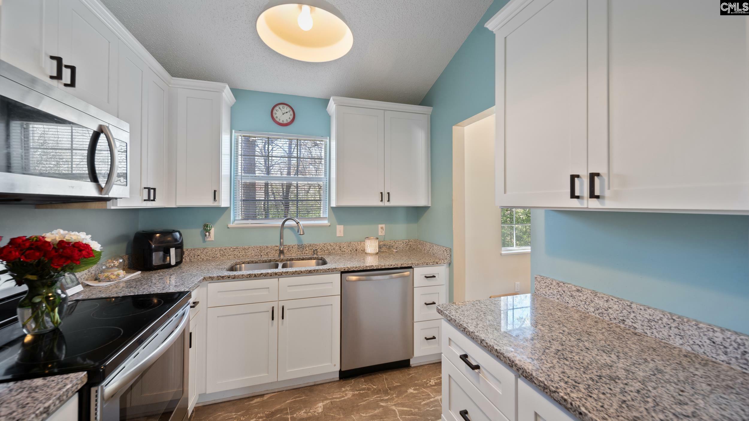 Property Photo:  530 Pin Oak  SC 29073 