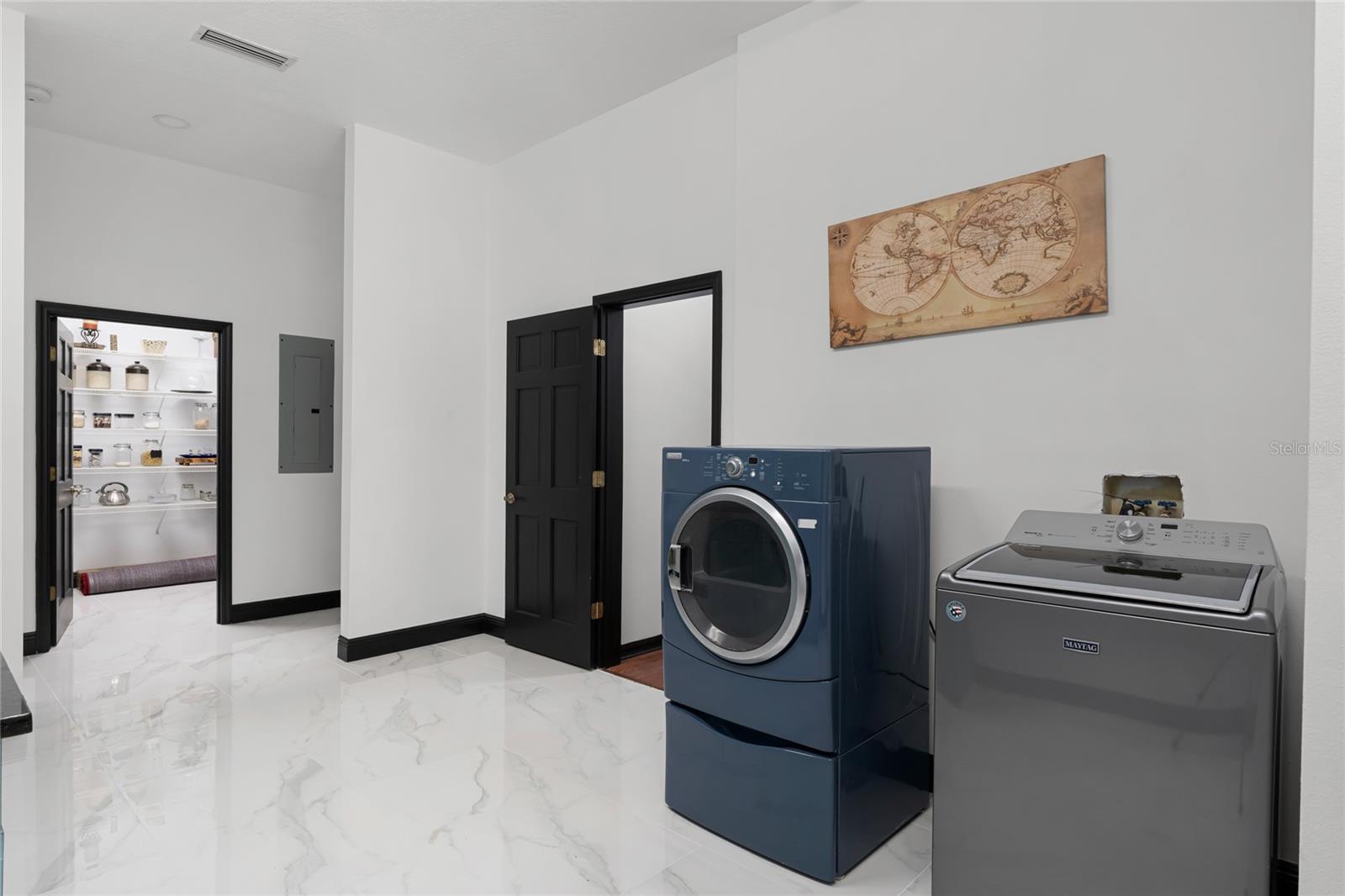 Property Photo: 16400 Lakeshore Drive FL 34715