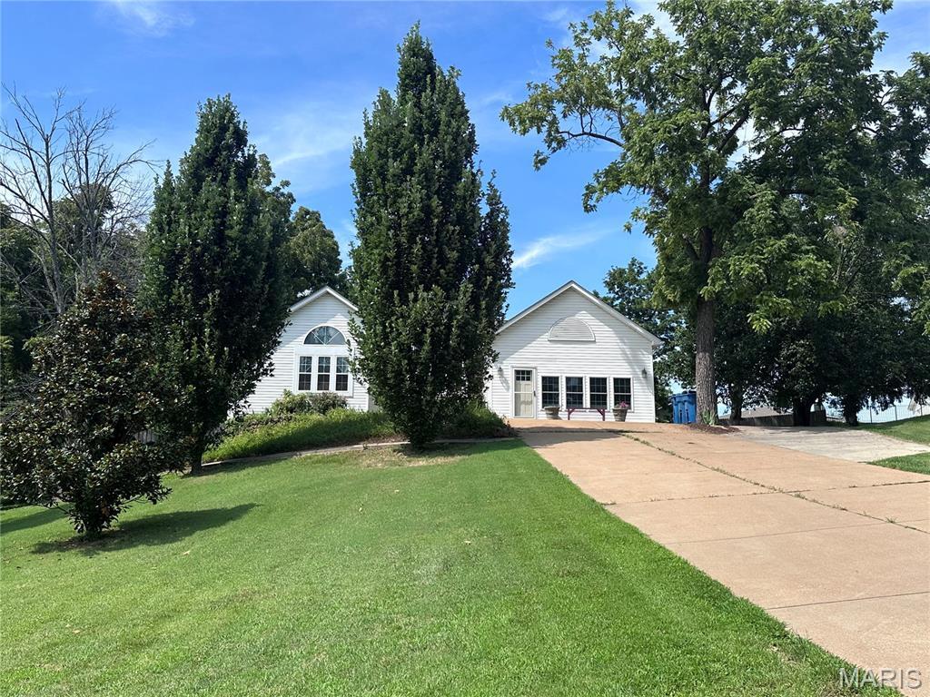 Property Photo: 719 Camelot Estates Drive MO 63050