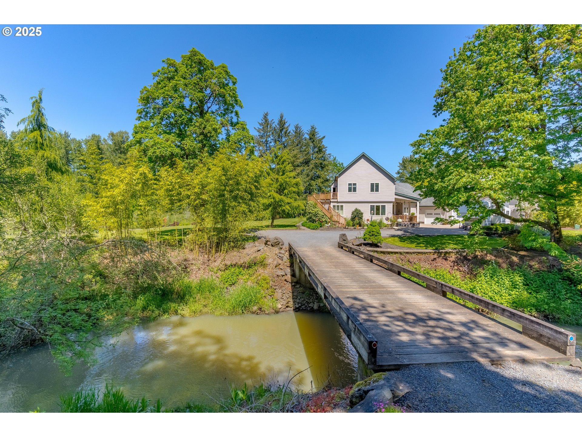 Property Photo: 39889 McDowell Creek Dr OR 97355