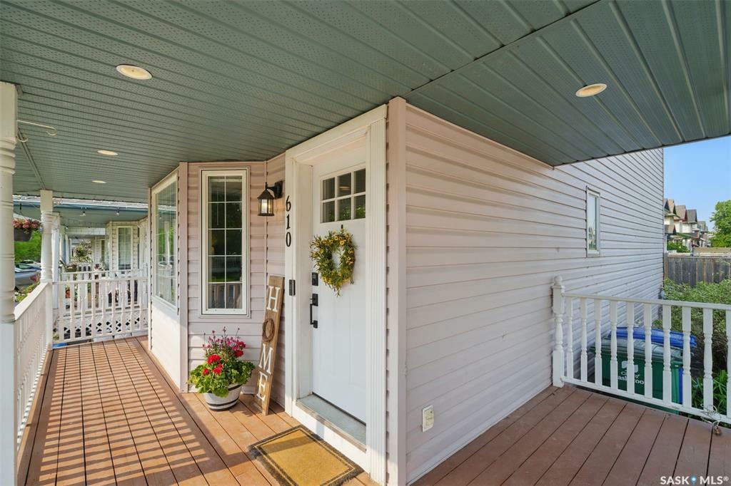 Property Photo:  610 Carter Way  SK S7L 7K5 