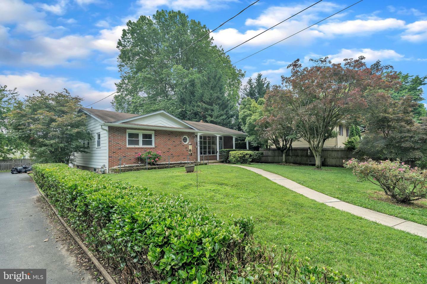 Property Photo:  906 Campbell Lane  PA 19038 