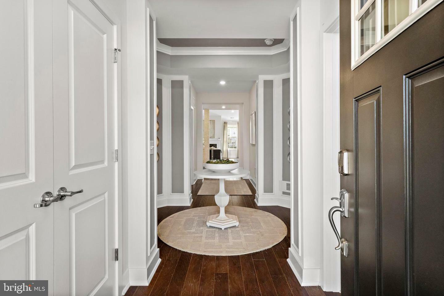 Property Photo:  11 Galerie Court  NJ 08831 