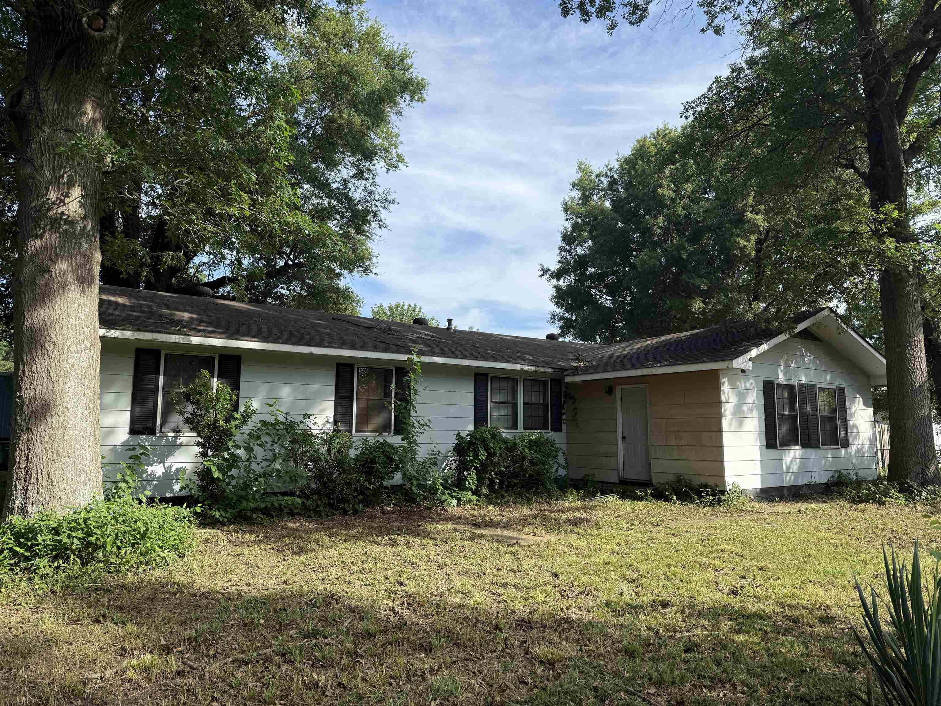 Property Photo:  502 SE Miller  AR 72433 