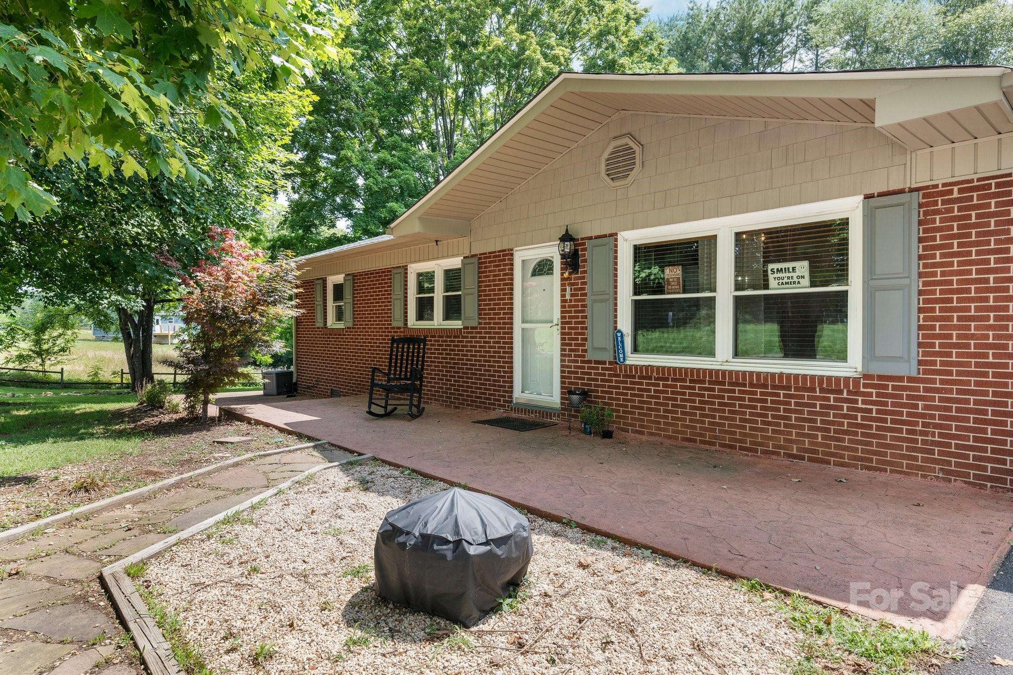 Property Photo:  309 Sheldon Street  NC 28638 