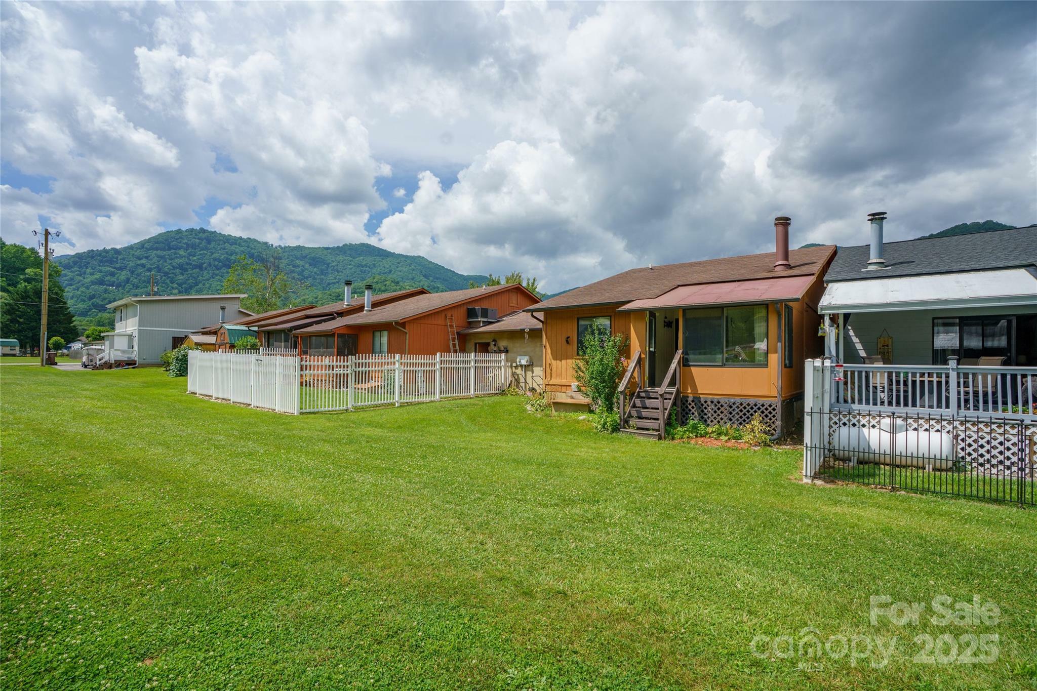 Property Photo: 94 Market Street NC 28751
