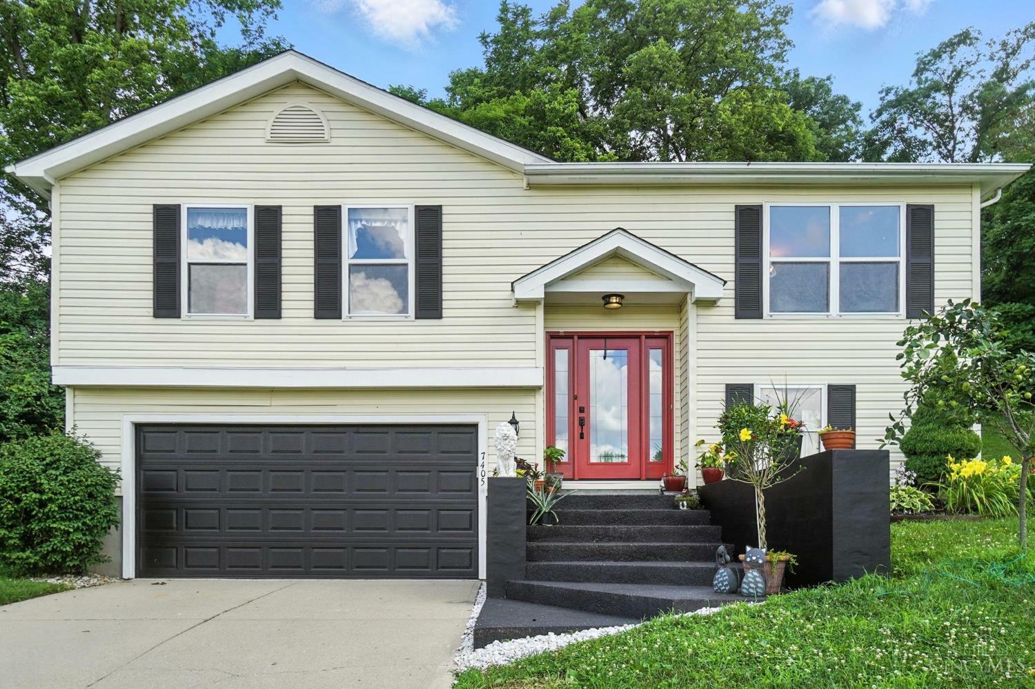 Property Photo:  7405 Shady Knoll Circle  OH 45069 