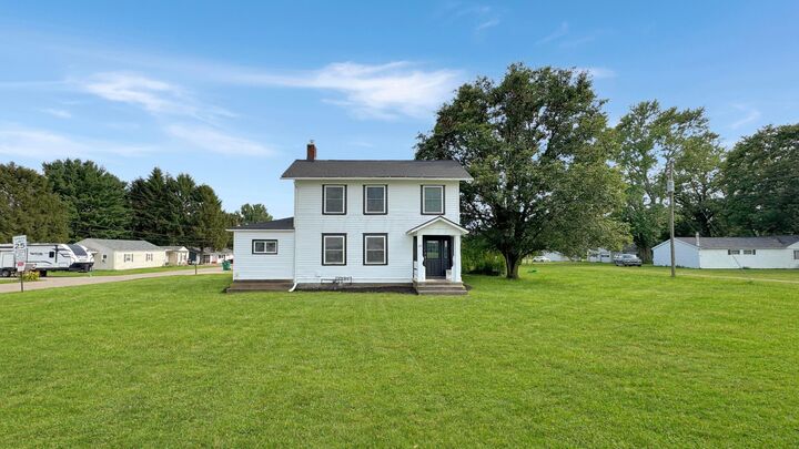 Property Photo:  489 Heath Road  OH 43056 