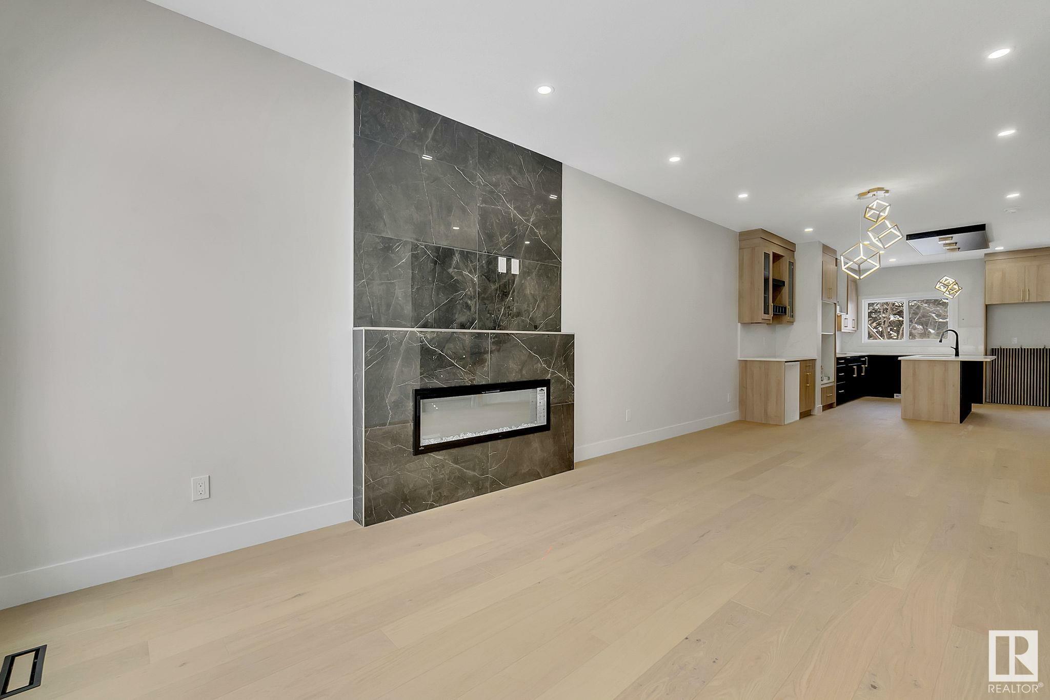 Photo de la propriété: 11130 72 Avenue NW AB T6G 0B2