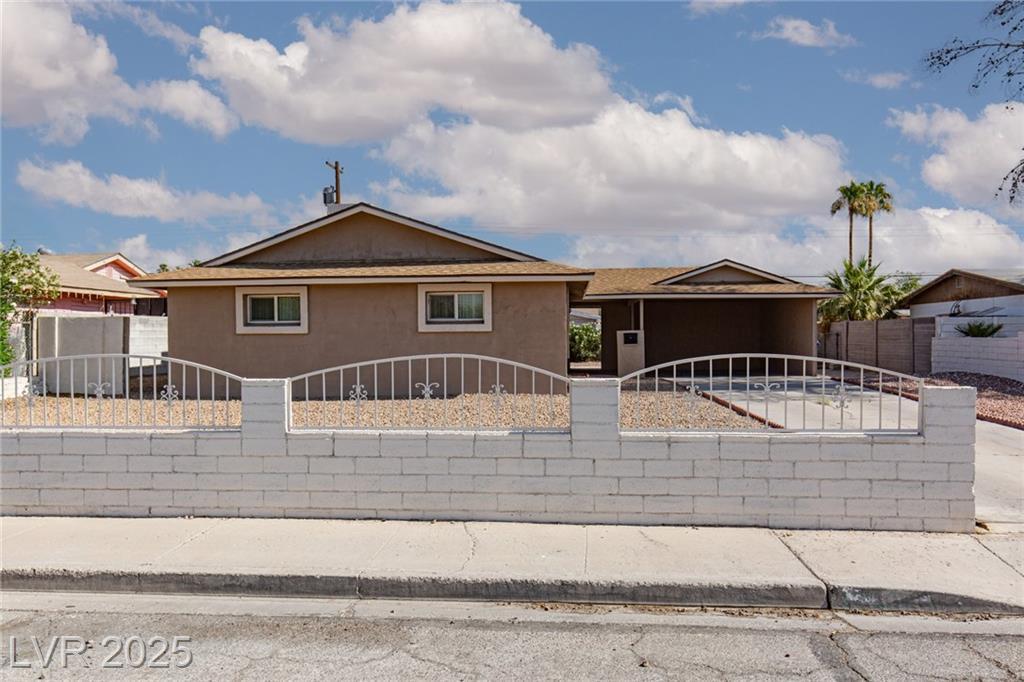 Property Photo: 922 Westminster Avenue NV 89119