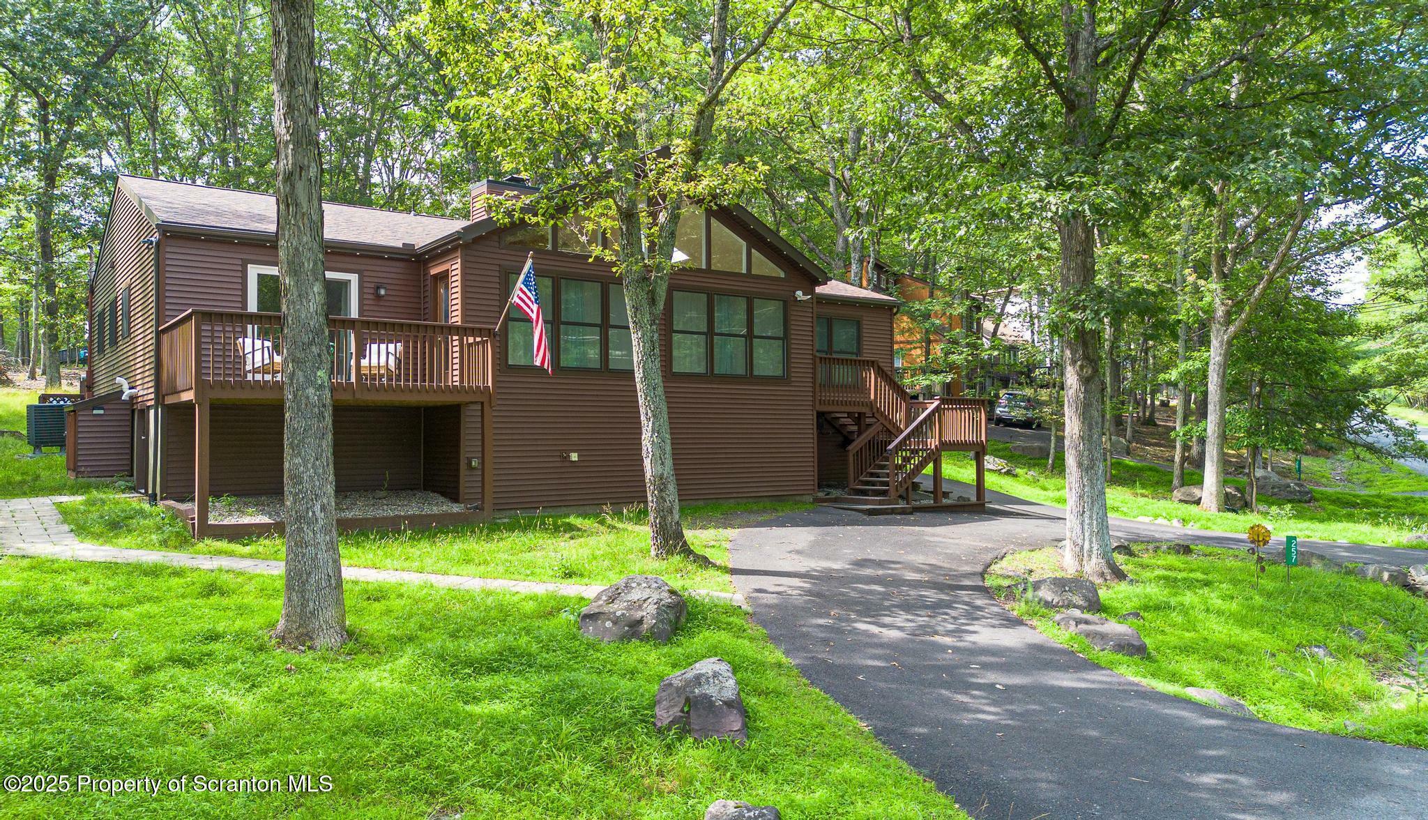 Property Photo:  257 Somerset Drive  PA 18301 