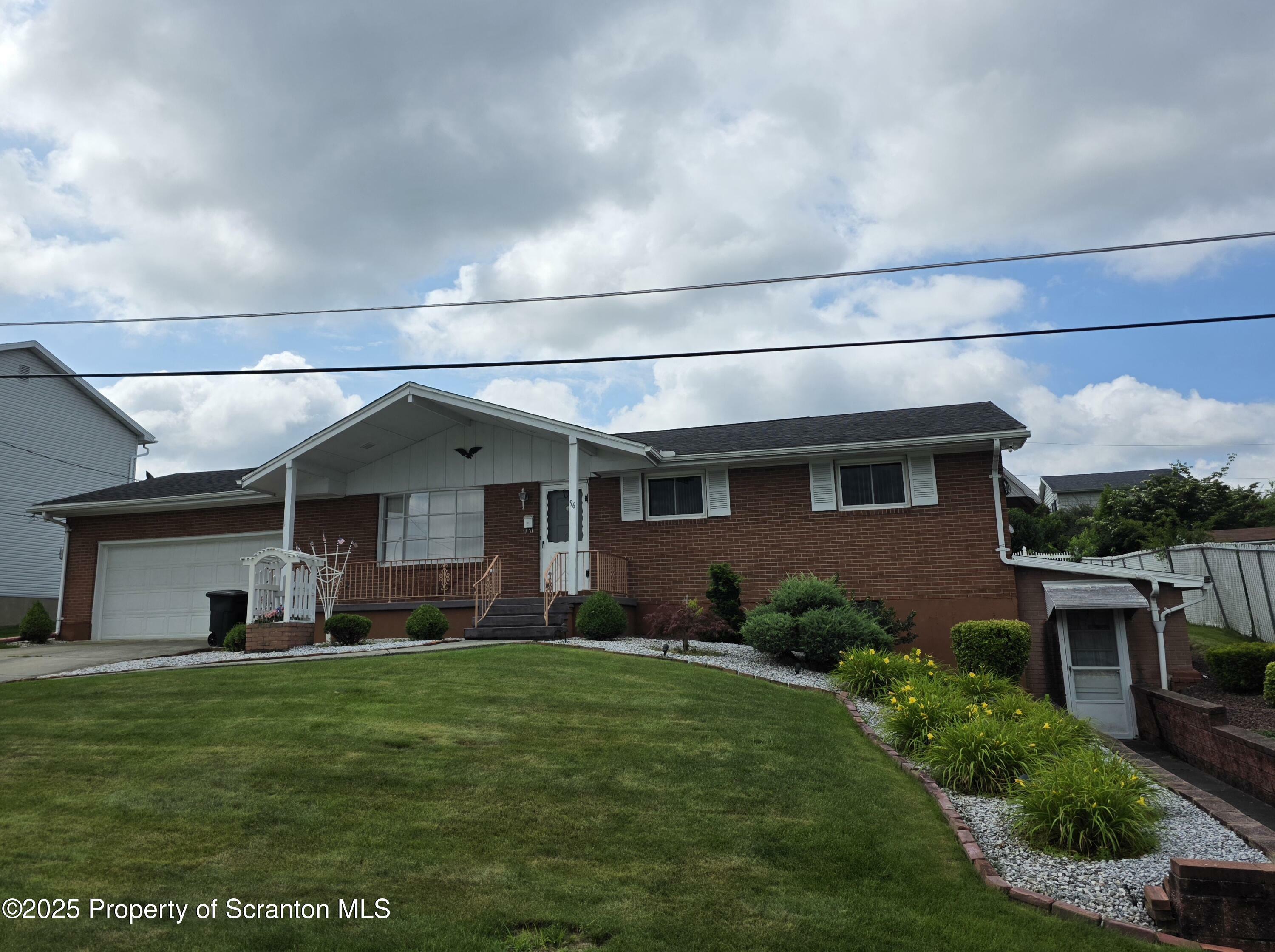 Property Photo:  96 W Swallow Street  PA 18447 