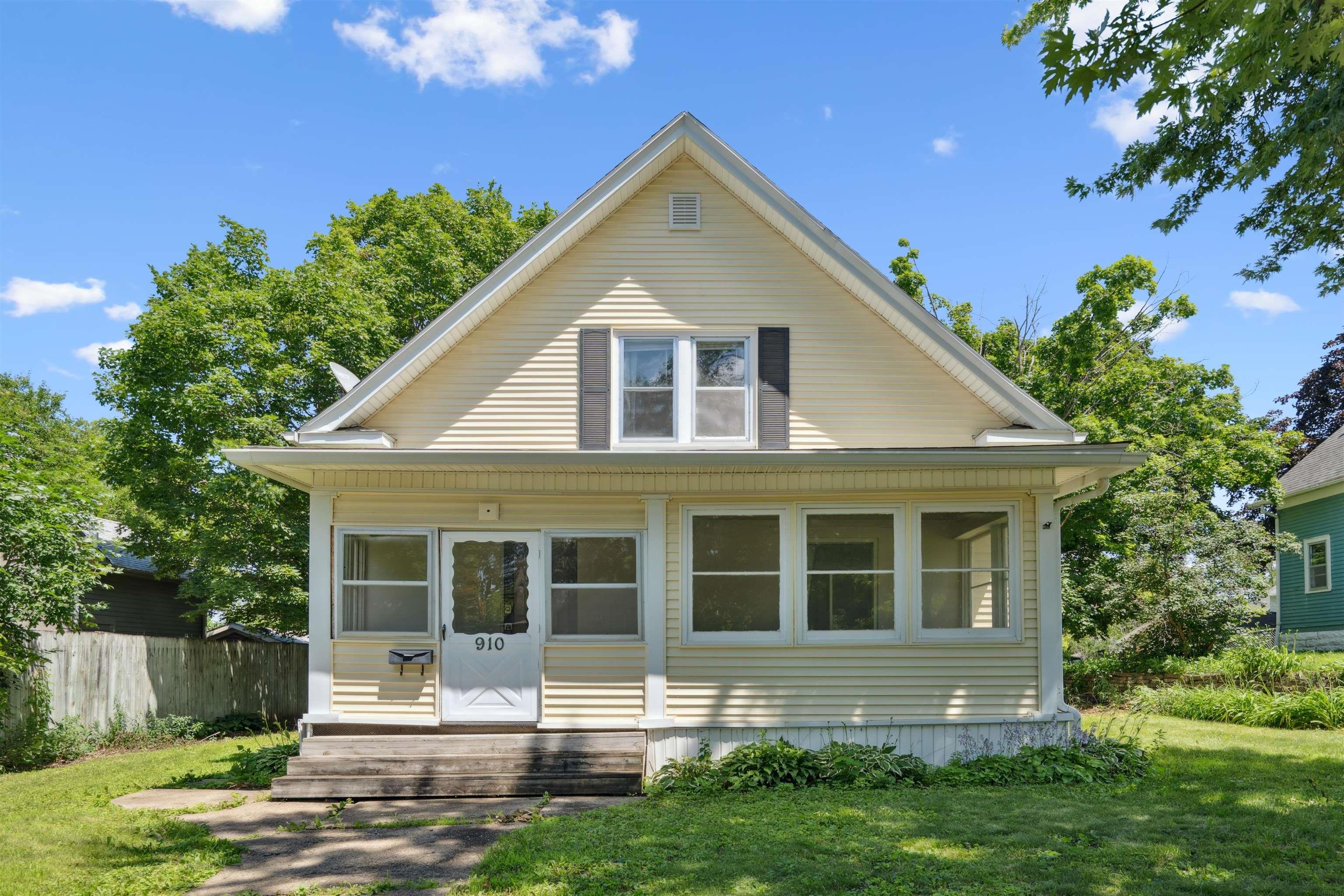 910 Walnut Street  Cedar Falls IA 50613 photo