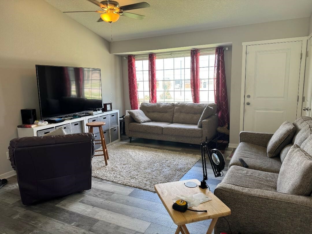 Property Photo:  2625 Easton Boulevard  IA 50317 