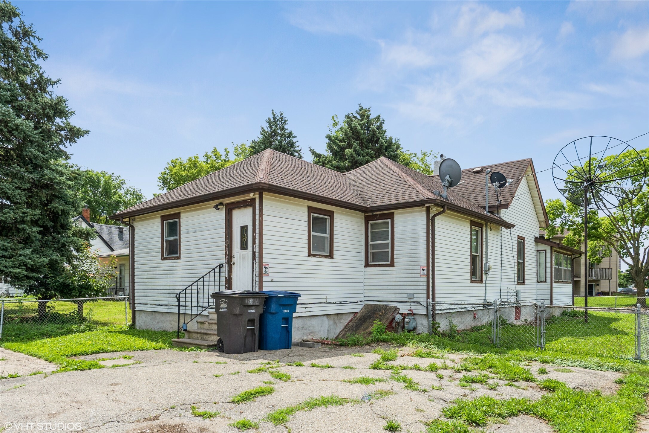 925 Laurel Street  Des Moines IA 50314 photo