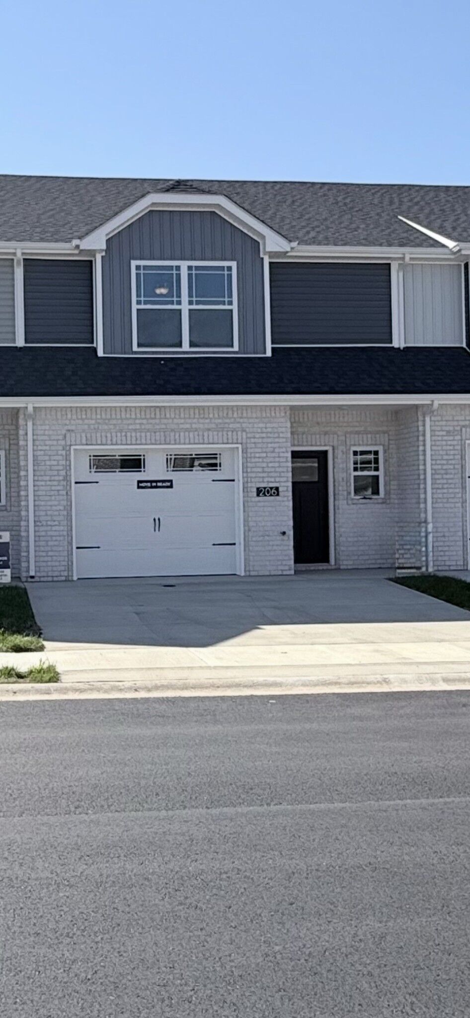 Property Photo: 206 W Fallow Ct TN 37040