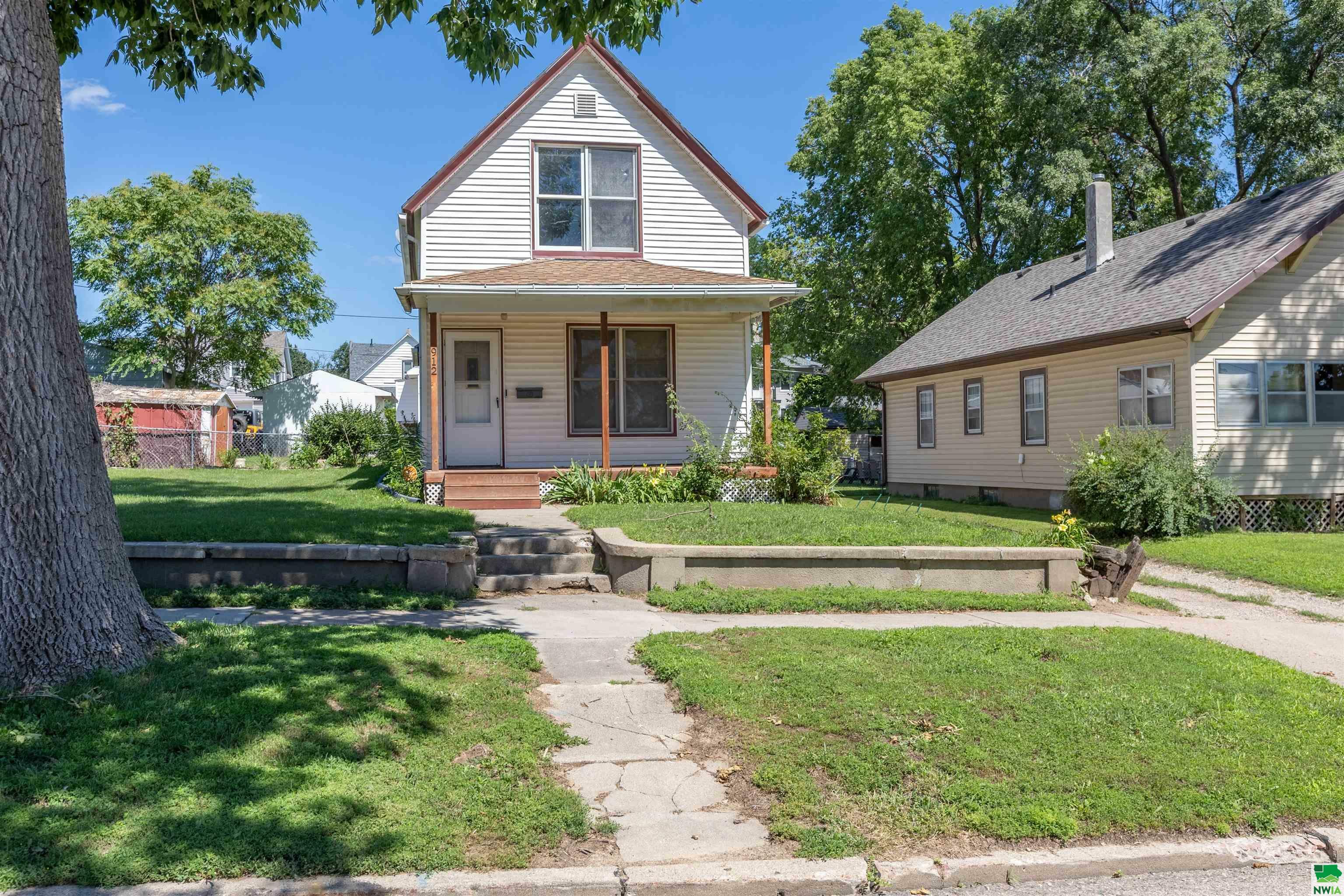 Property Photo: 912 S Alice Street IA 51106