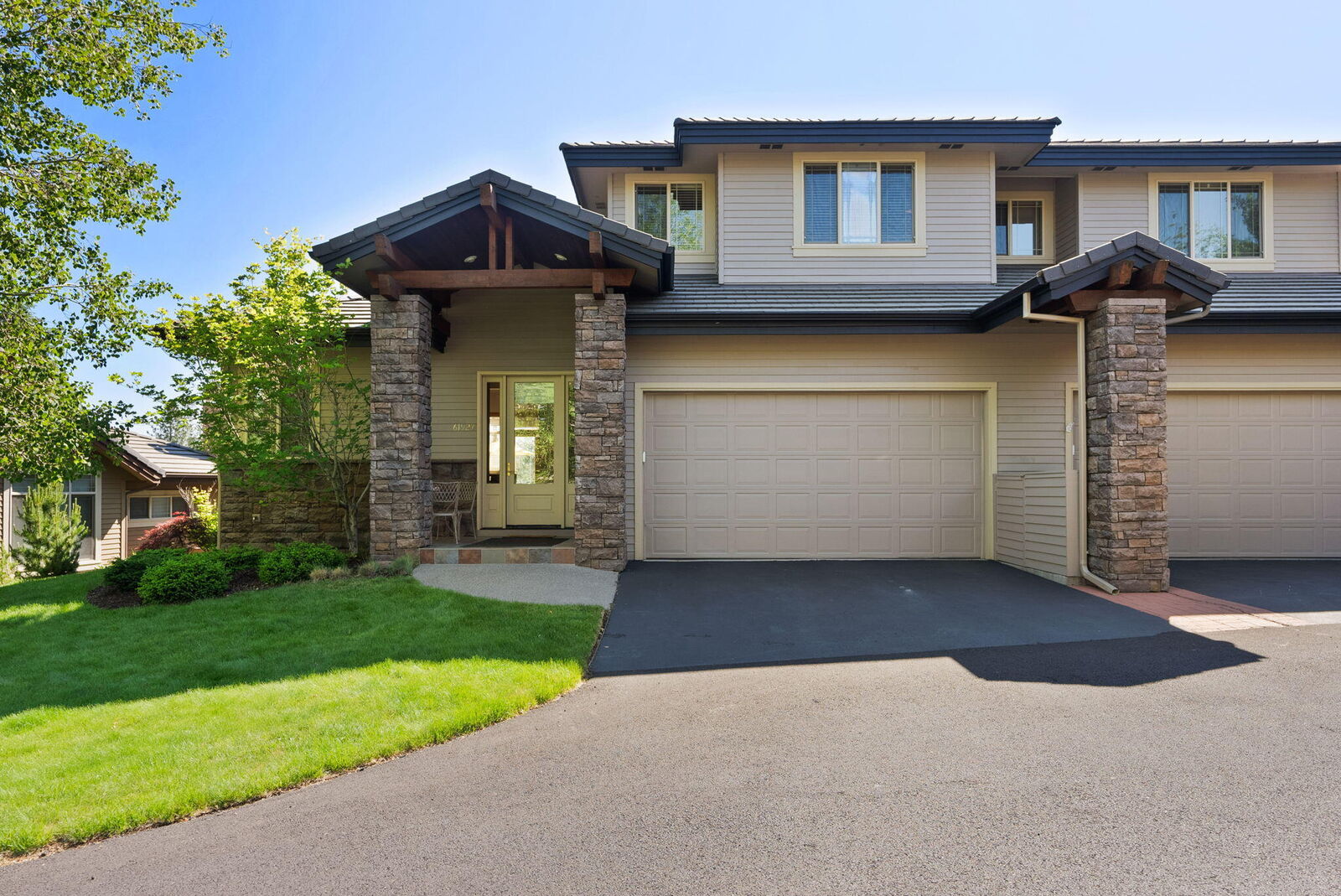 Property Photo: 61927 Broken Top Drive OR 97702