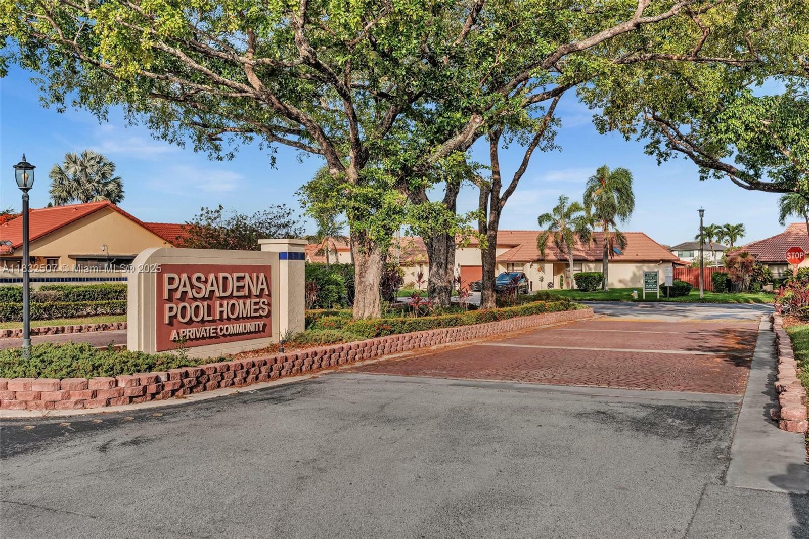 631 SW 113th Ave  Pembroke Pines FL 33025 photo