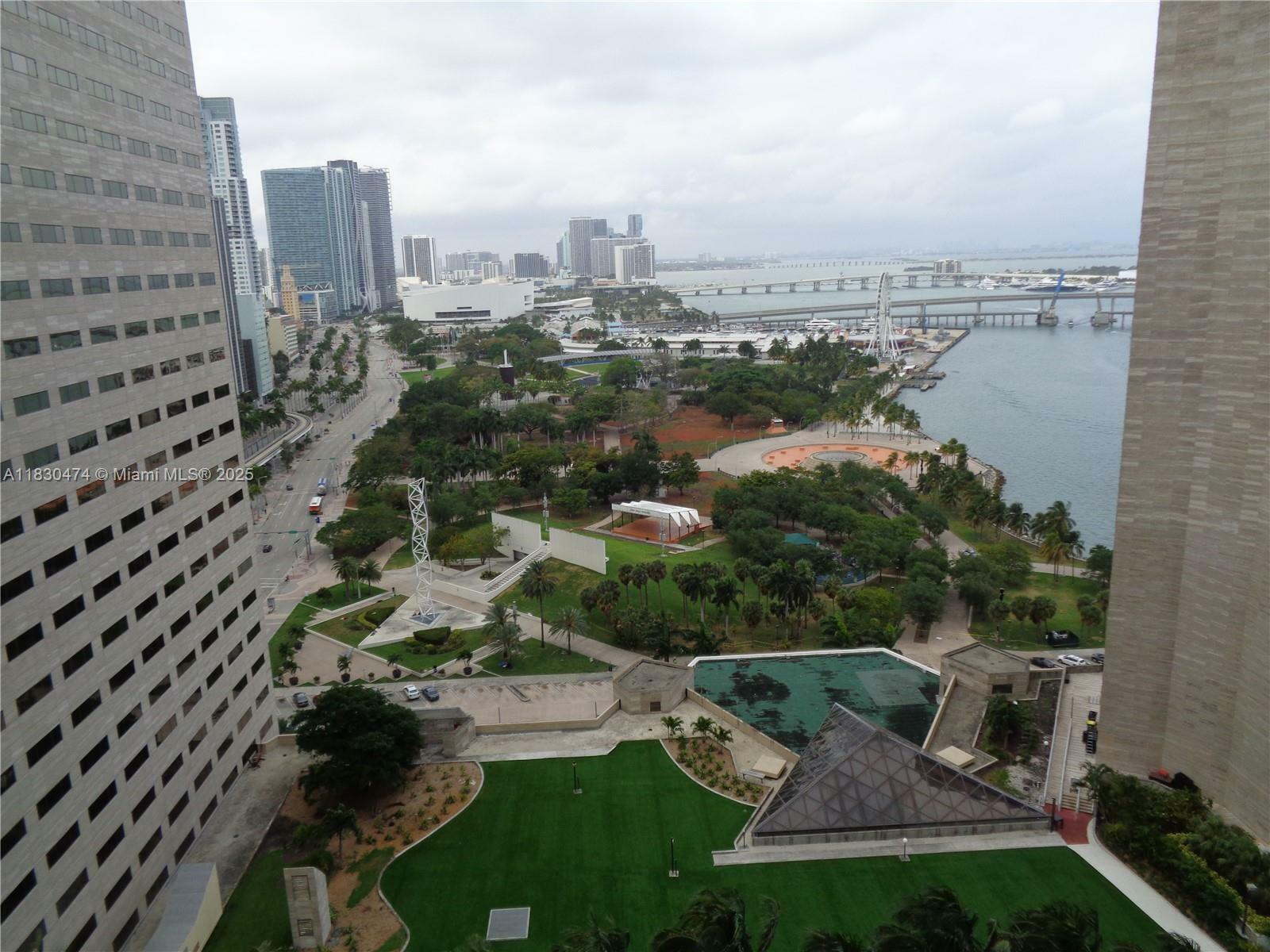 Property Photo:  325 S Biscayne Blvd 2522  FL 33131 