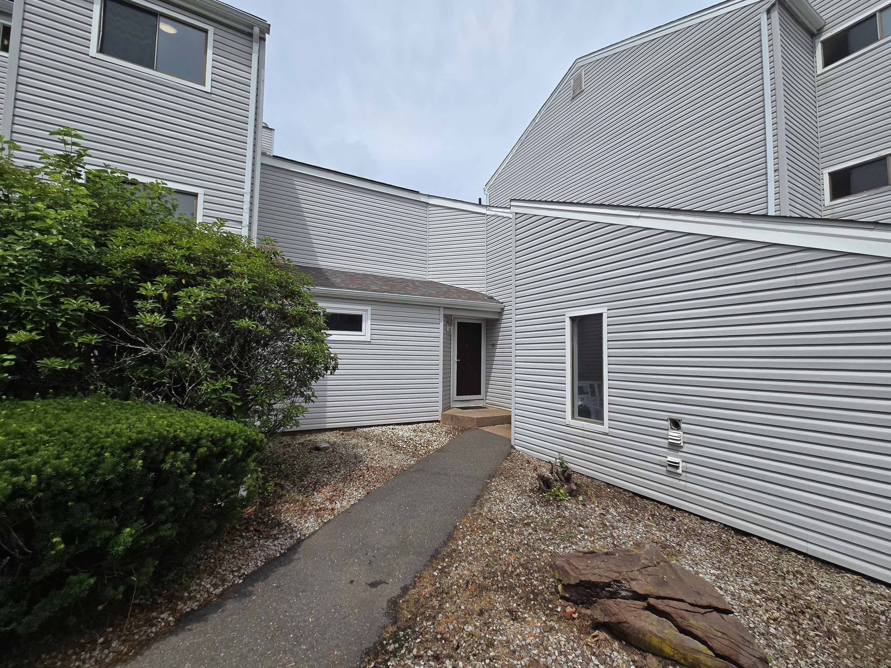 Property Photo: 655 Talcottville Road Apt 89 CT 06066